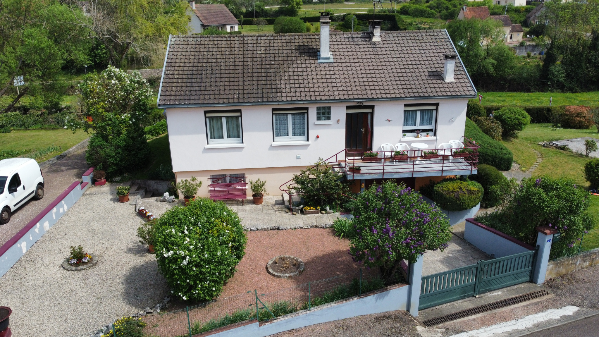 Exclusivité à Arnay-le-Duc   Pavillon sur sous-sol