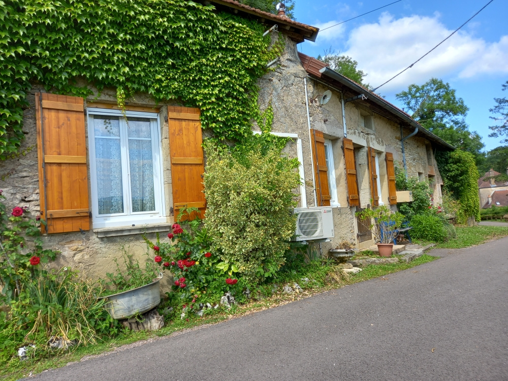 MAISON DE VILLAGE